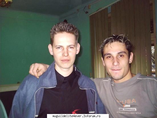 muahahahah cateva poze vizita seby seby (me the right and